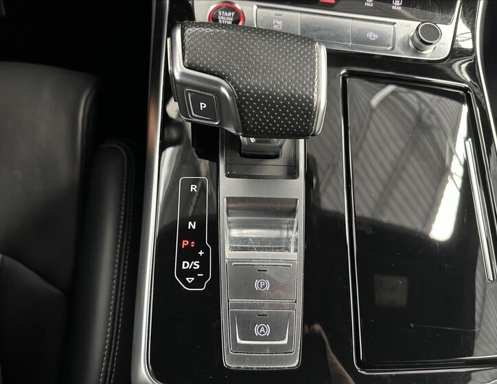 Audi SQ8 SUV 4,0 l 373 kw