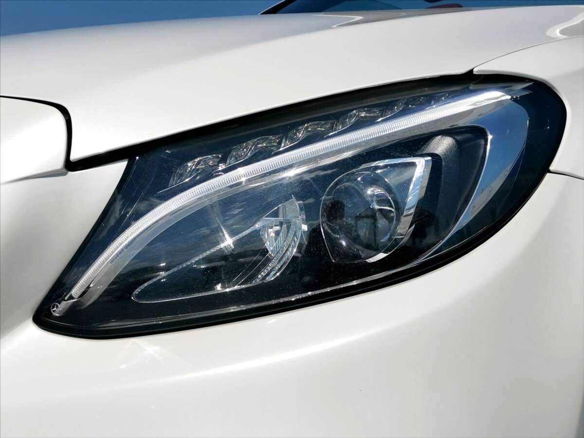 Mercedes-Benz Třídy C Kabriolet 2,0 l 180 kw