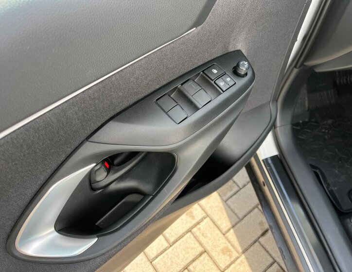 Toyota Yaris Cross SUV / Terénní 1,5 l 68 kw