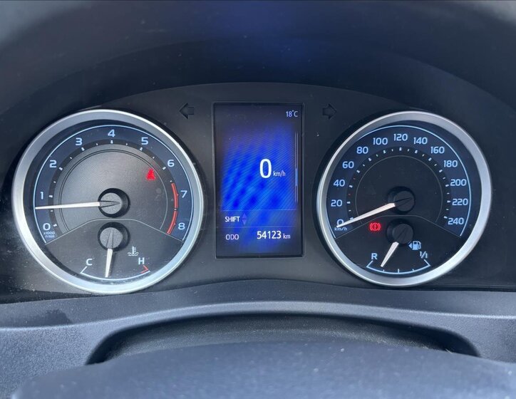 Toyota Corolla Sedan / Limuzína 1,6 l 97 kw