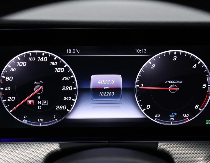 Mercedes-Benz Třídy E Sedan 2,0 l 143 kw