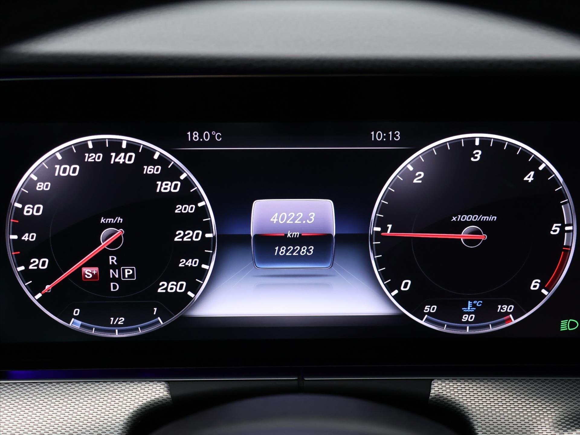 Mercedes-Benz Třídy E Sedan 2,0 l 143 kw