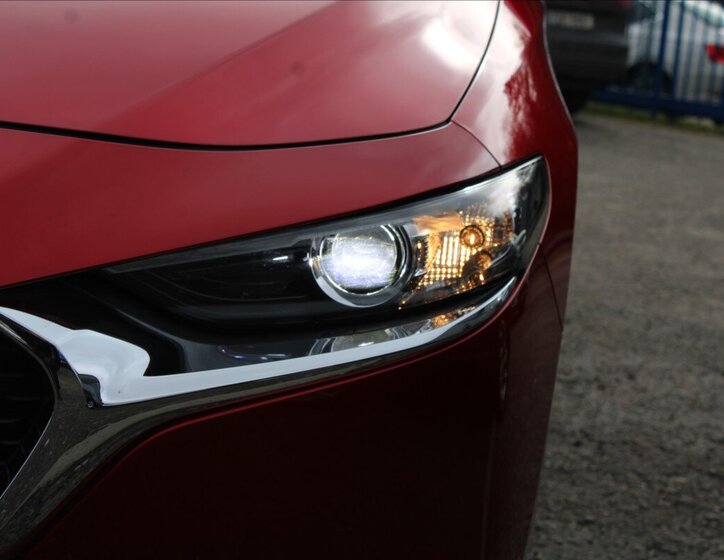 Mazda 3 Sedan / Limuzína 2,0 l 90 kw