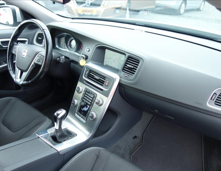 Volvo V60 Kombi 2,0 l 133 kw