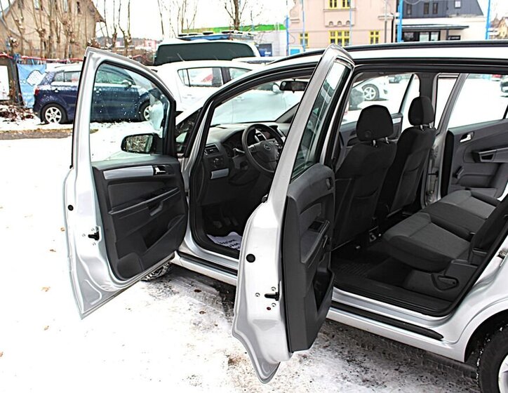 Opel Zafira 10