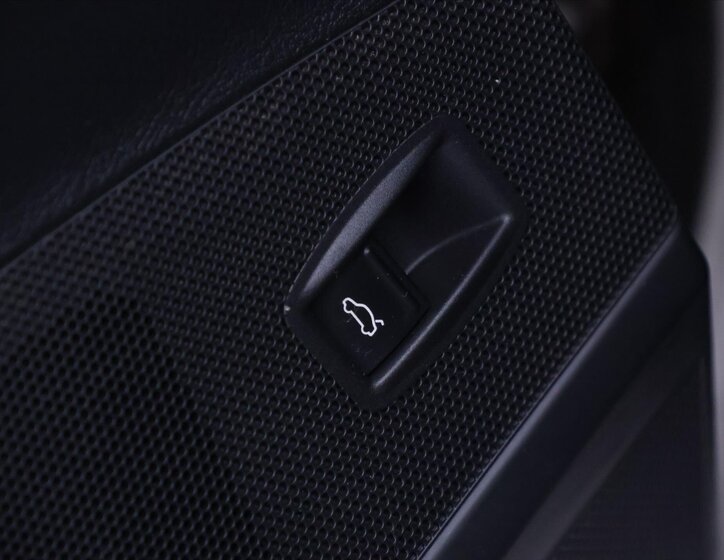 Volkswagen Passat Kombi 1,6 l 77 kw