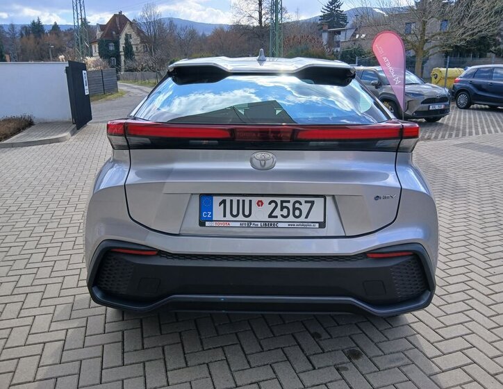 Toyota C-HR SUV / Terénní 1,8 l 72 kw