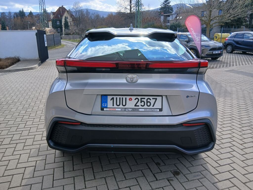 Toyota C-HR SUV / Terénní 1,8 l 72 kw