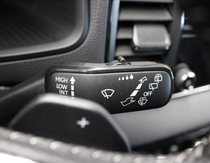 Škoda Karoq SUV 1,5 l 110 kw