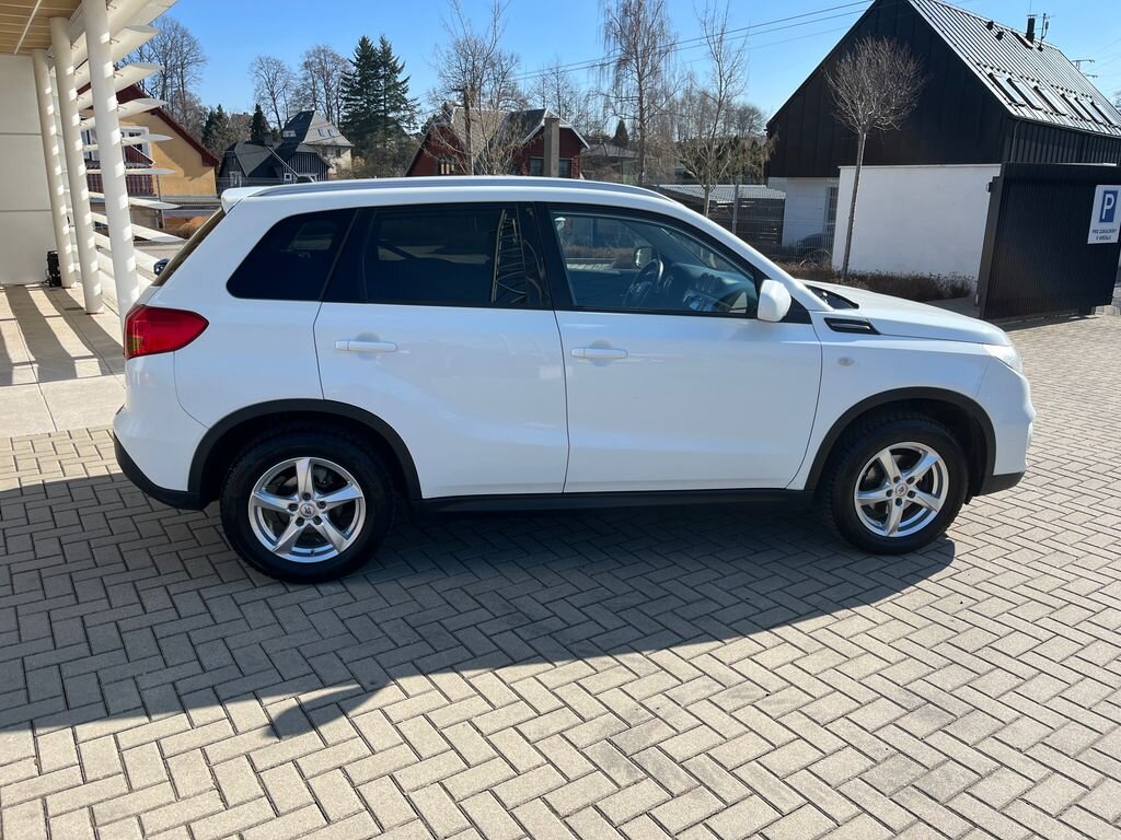 Suzuki Vitara SUV / Terénní 1,6 l 88 kw