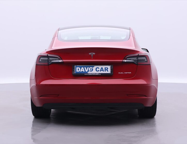 Tesla Model 3 6