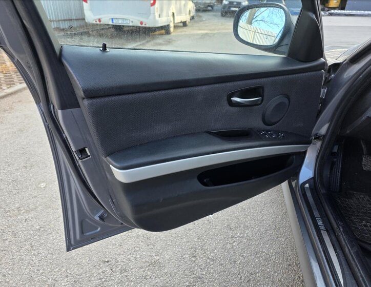 BMW Řada 3 Kombi 2,0 l 105 kw