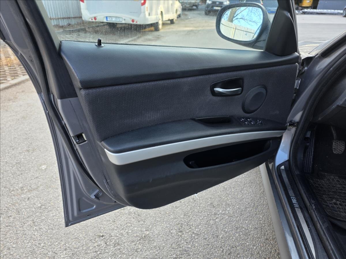 BMW Řada 3 Kombi 2,0 l 105 kw