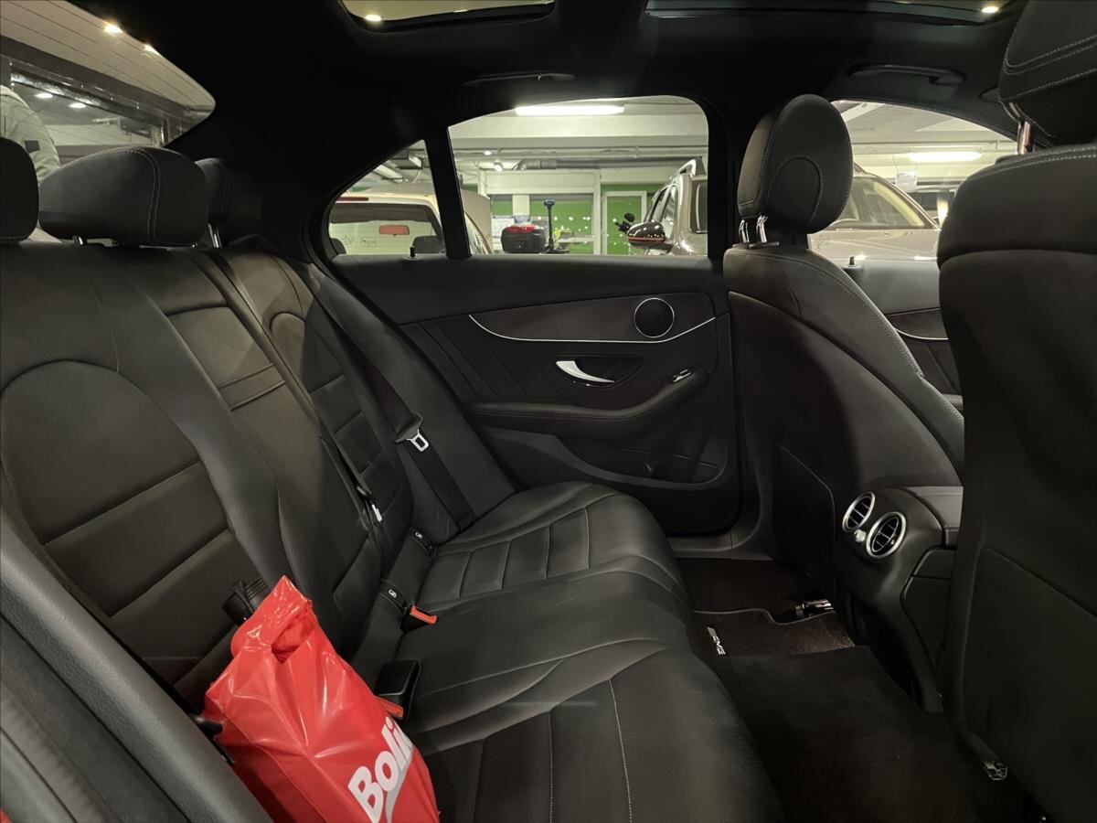 Mercedes-Benz Třídy C Sedan / Limuzína 2,0 l 143 kw