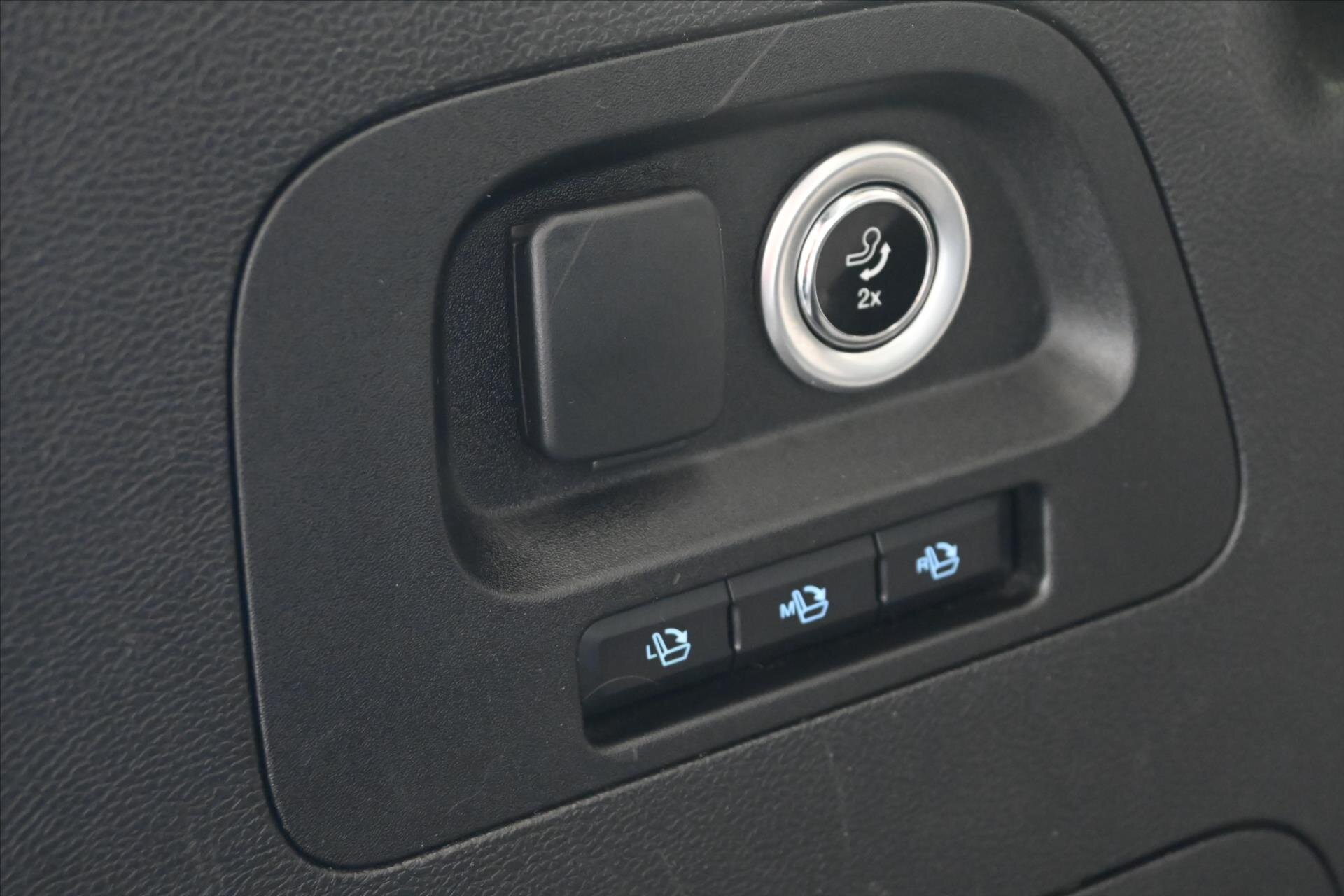 Ford S-MAX MPV 2,0 l 140 kw