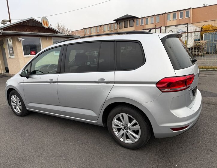 Volkswagen Touran 5