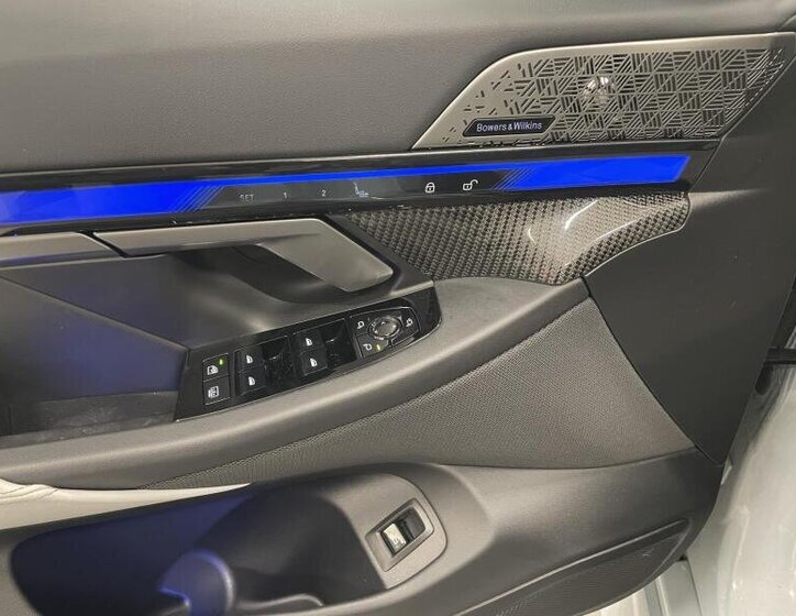 BMW M5 Sedan / Limuzína 4,4 l 430 kw