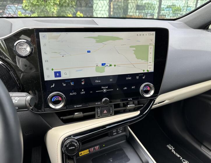 Lexus NX 450h plus 13