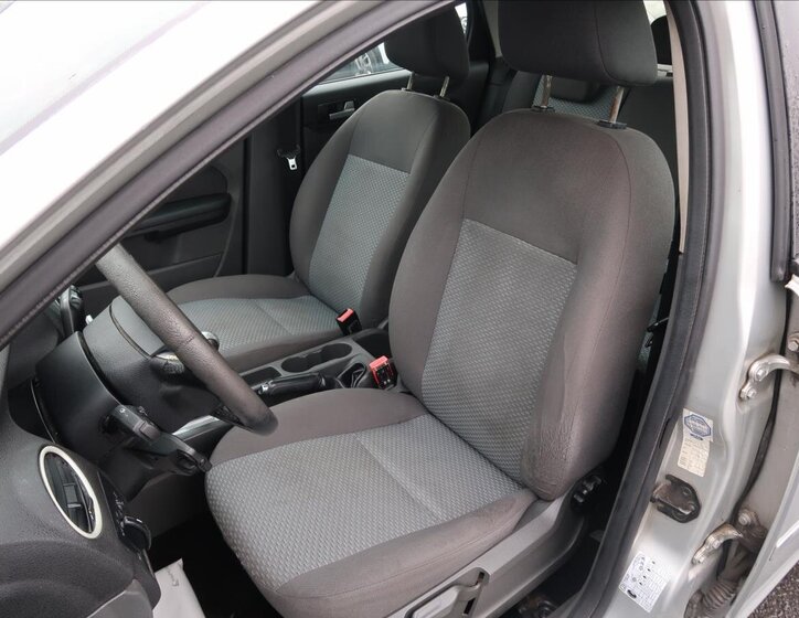 Ford Focus Hatchback 1,6 l 74 kw