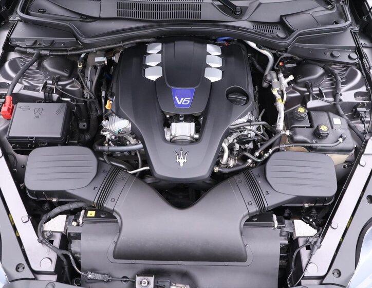 Maserati Quattroporte Sedan 3,0 l 316 kw