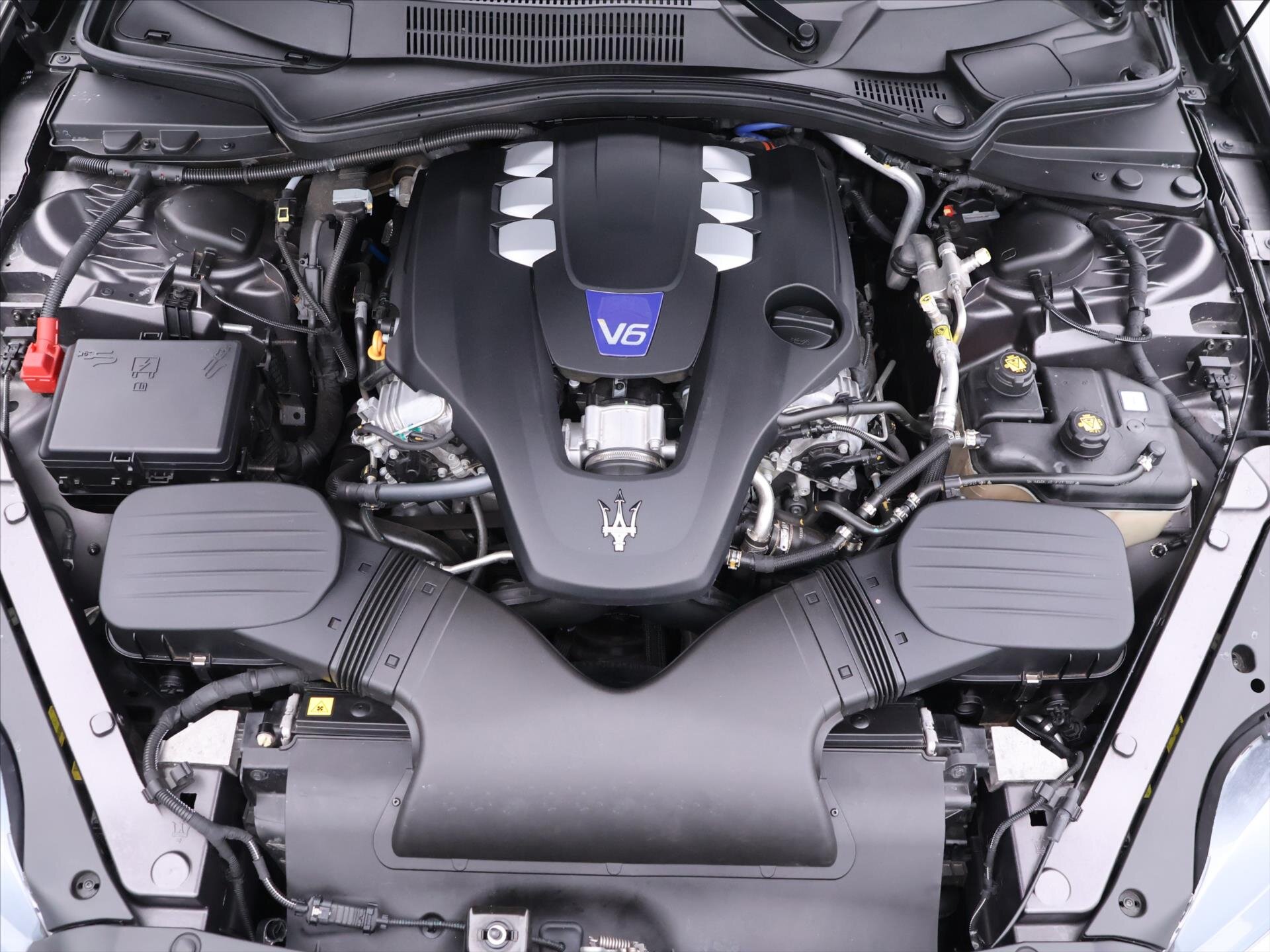 Maserati Quattroporte Sedan 3,0 l 316 kw