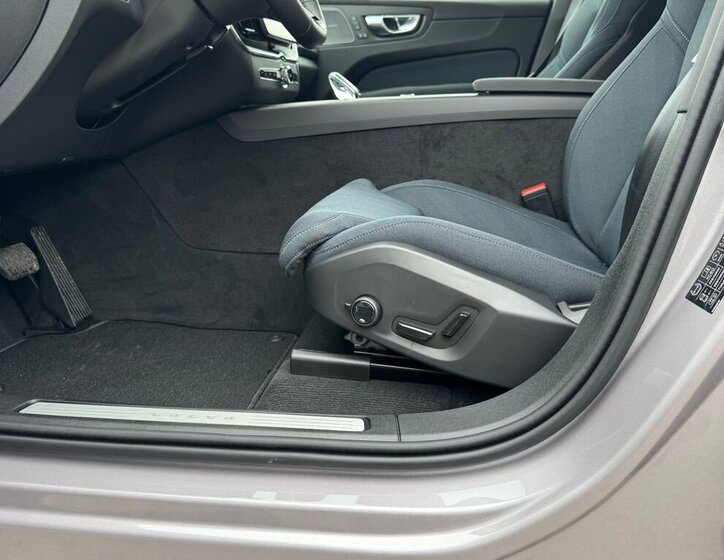 Volvo XC60 SUV / Terénní 2,0 l 184 kw