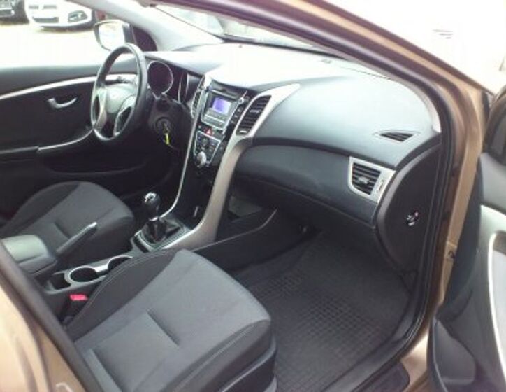Hyundai i30 14