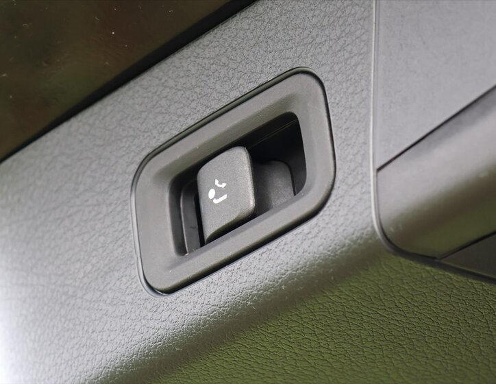 Mercedes-Benz GLB 11