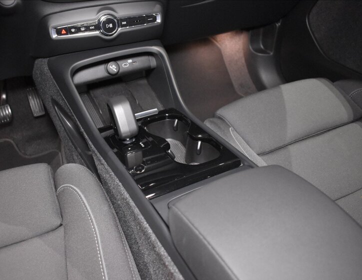 Volvo C40 SUV / Terénní 0,0 185 kw