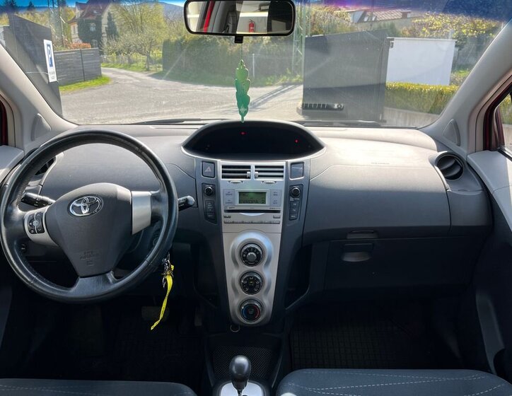 Toyota Yaris Hatchback 1,3 l 64 kw