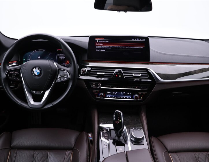 BMW Řada 5 Kombi 3,0 l 250 kw