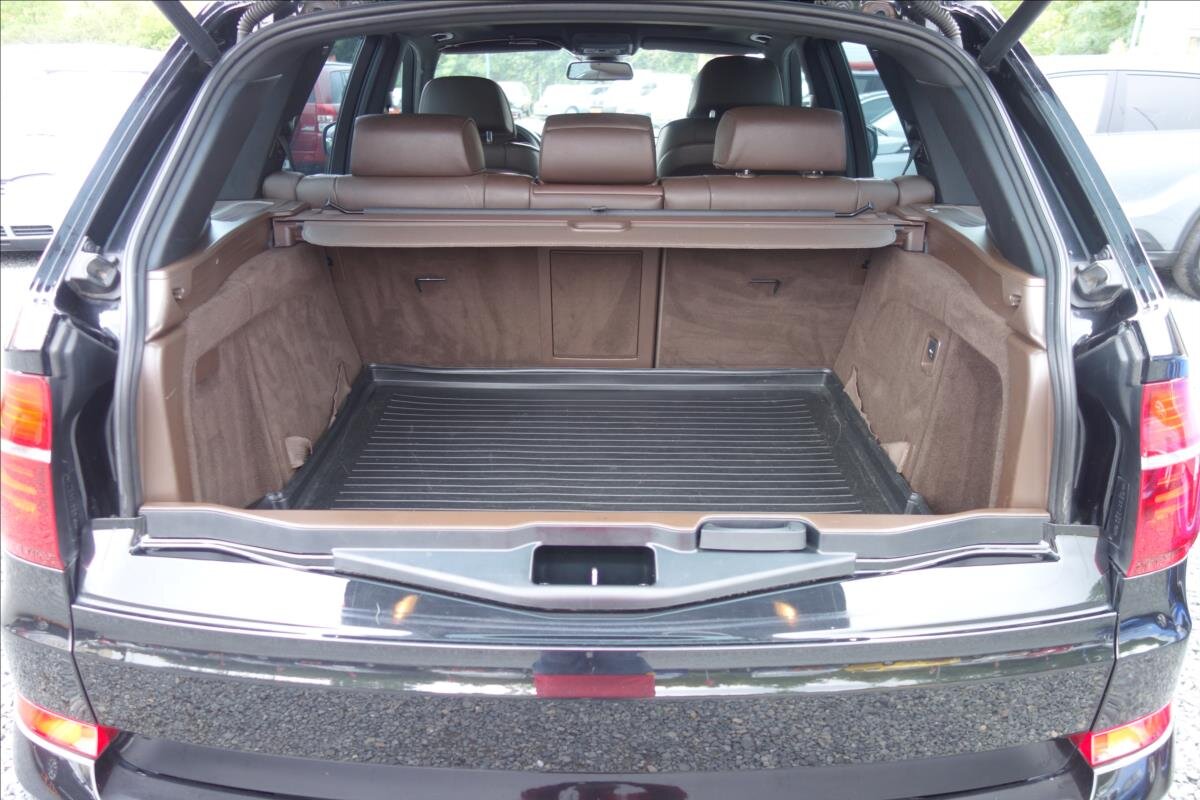 BMW X5 SUV 3,0 l 225 kw