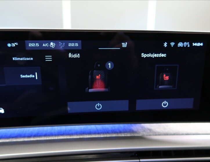 Peugeot 3008 SUV 1,2 l 100 kw