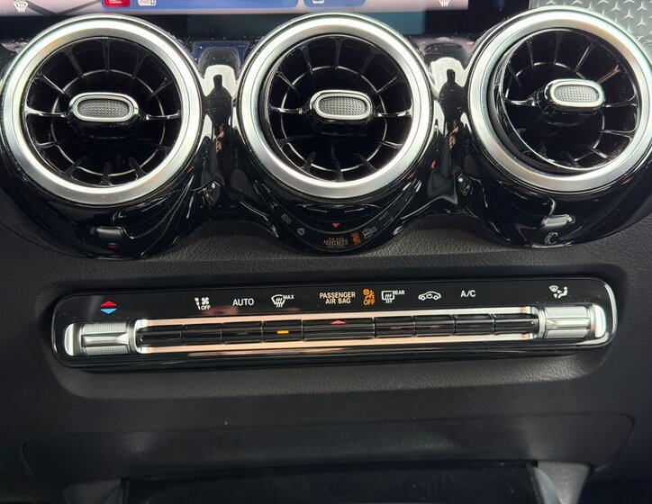 Mercedes-Benz GLB SUV / Terénní 2,0 l 110 kw