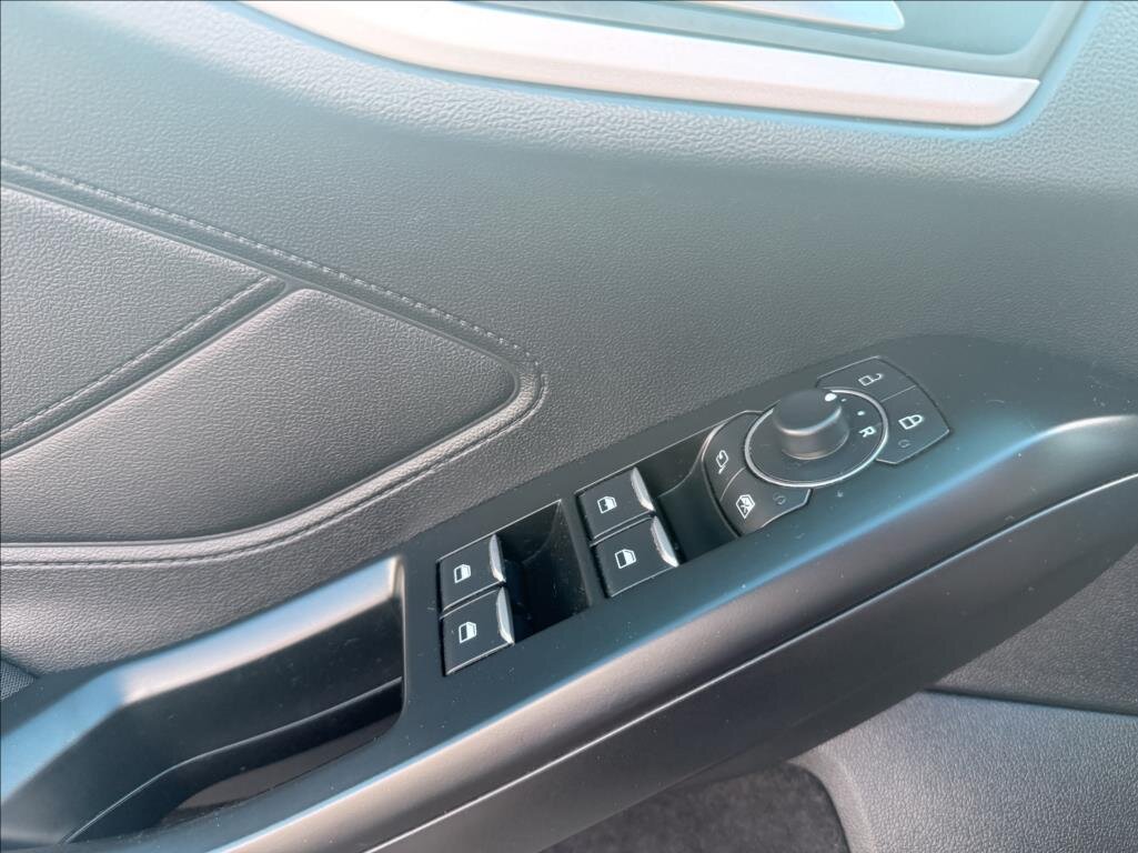 Ford Focus Kombi 999,0 92 kw