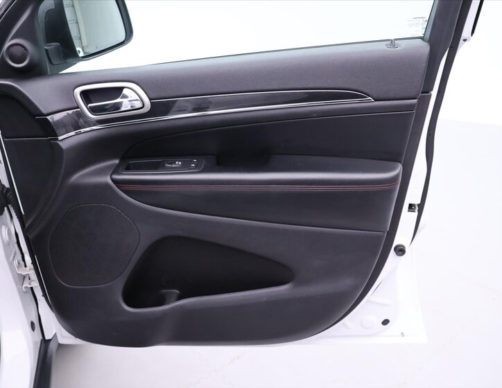 Jeep Grand Cherokee 13