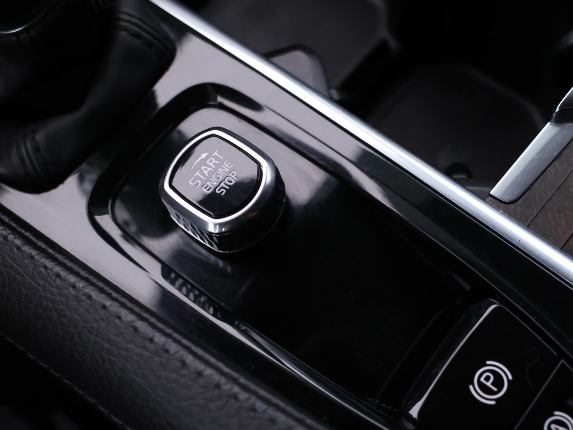 Volvo V90 Kombi 2,0 l 147 kw