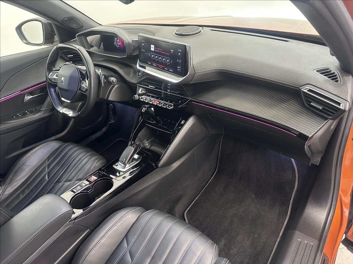 Peugeot 2008 SUV 1,2 l 114 kw