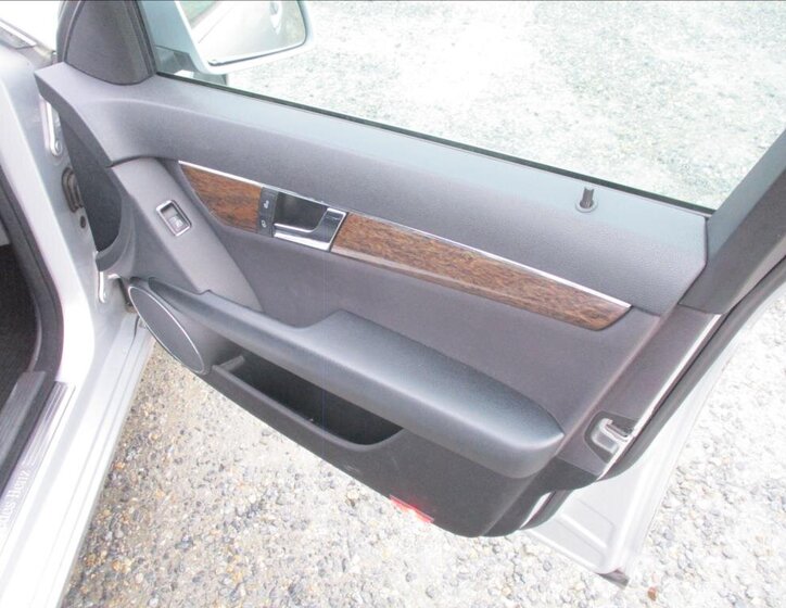 Mercedes-Benz Třídy C Sedan / Limuzína 1,8 l 115 kw