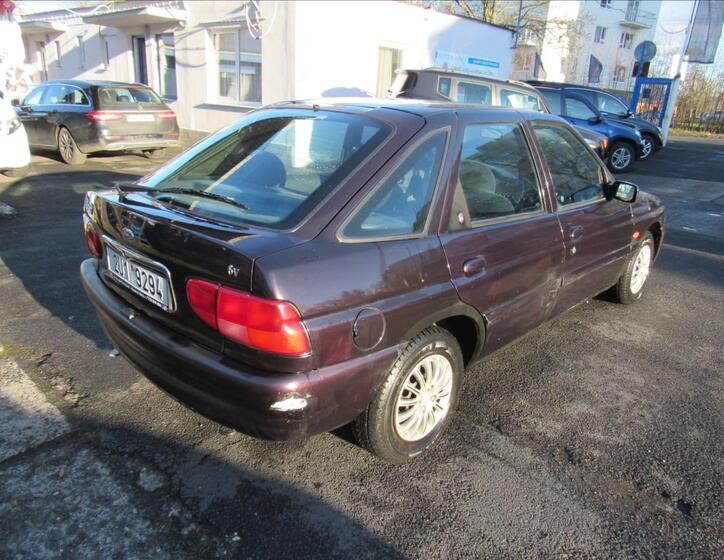 Ford Escort 6