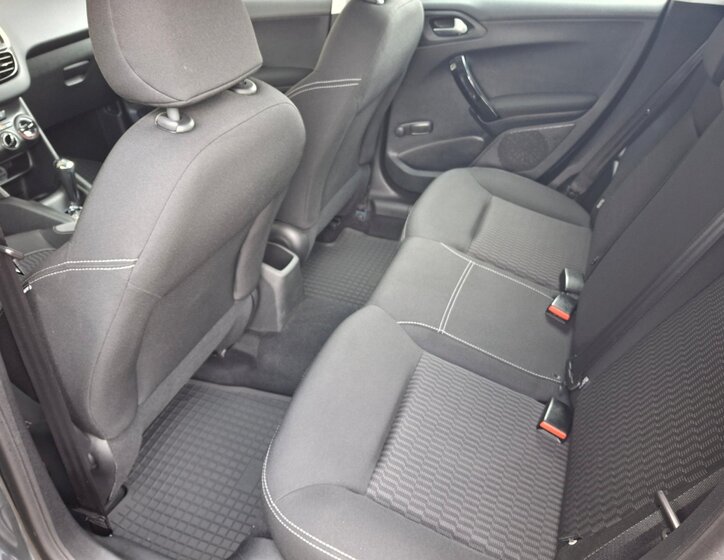 Peugeot 208 Hatchback 1,2 l 60 kw