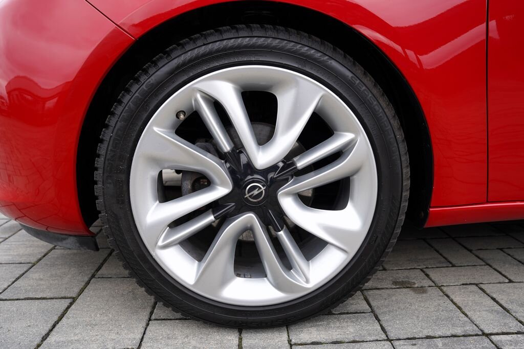 Opel Adam Hatchback 1,4 l 64 kw