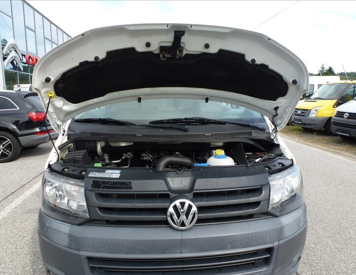 Volkswagen Transporter Kombi 2,0 l 62 kw