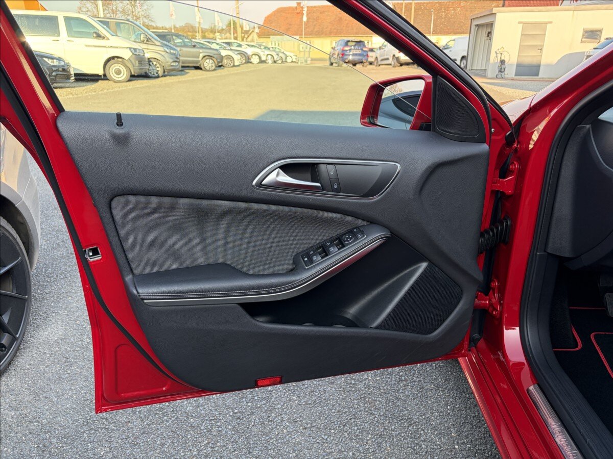 Mercedes-Benz Třídy A Hatchback 1,6 l 90 kw