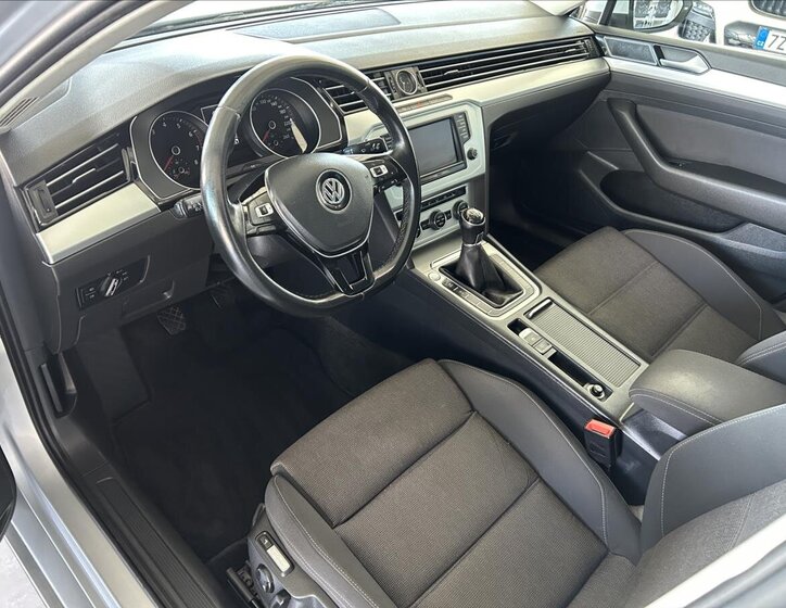 Volkswagen Passat Sedan / Limuzína 1,4 l 110 kw