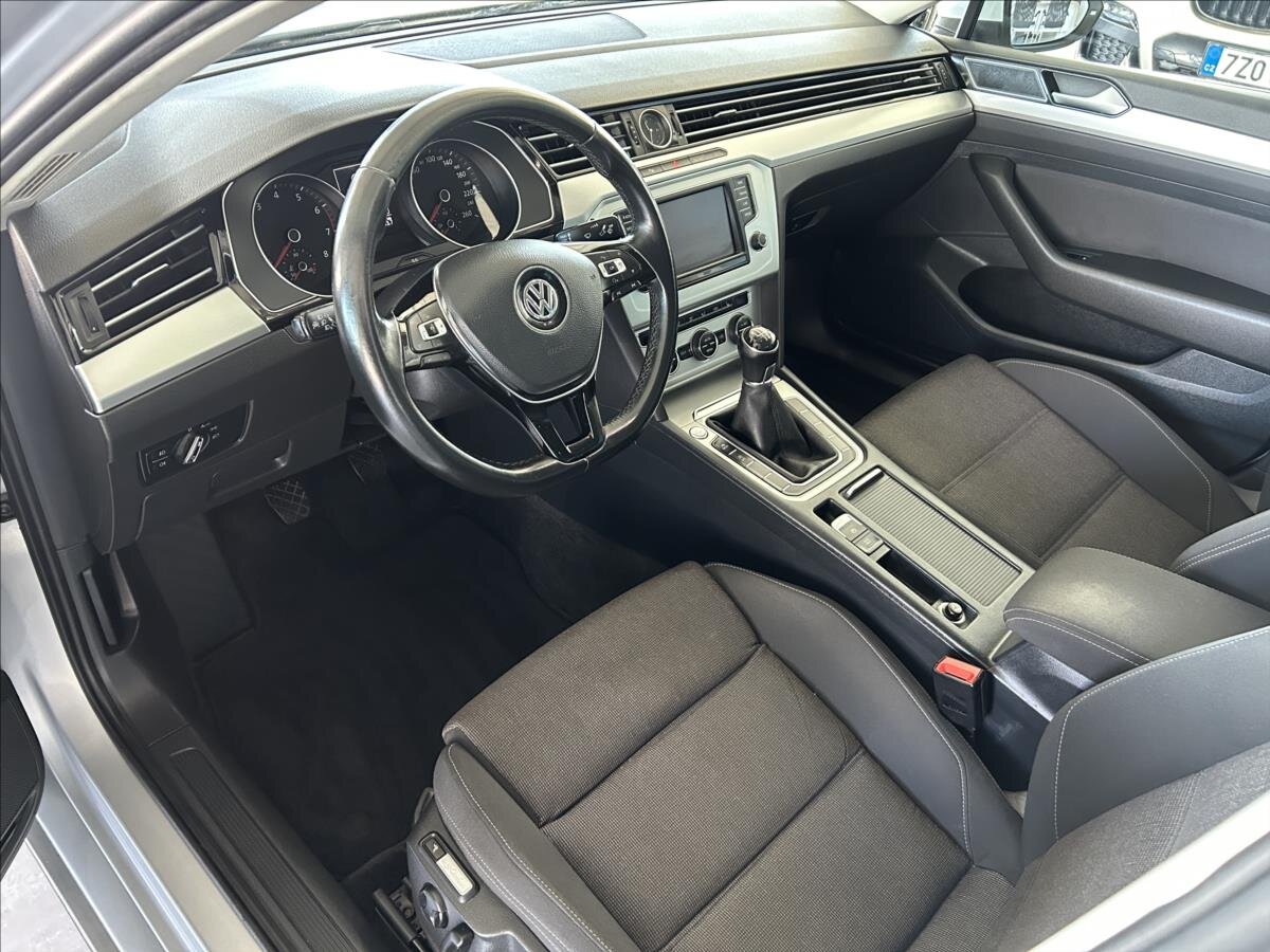 Volkswagen Passat Sedan / Limuzína 1,4 l 110 kw