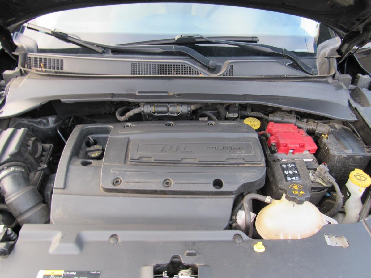 Jeep Compass SUV 1,4 l 103 kw