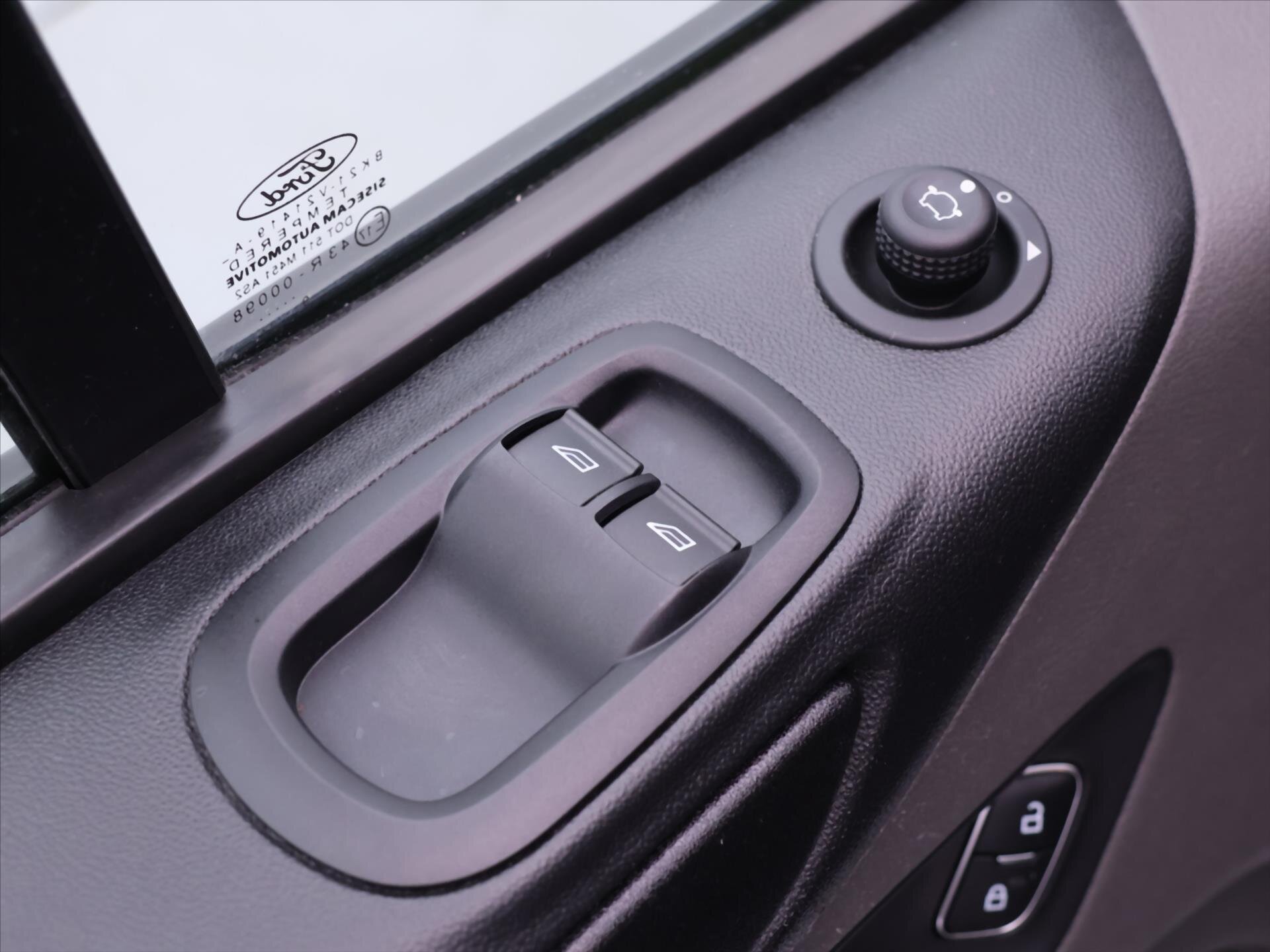 Ford Transit Custom Kombi 2,0 l 95 kw