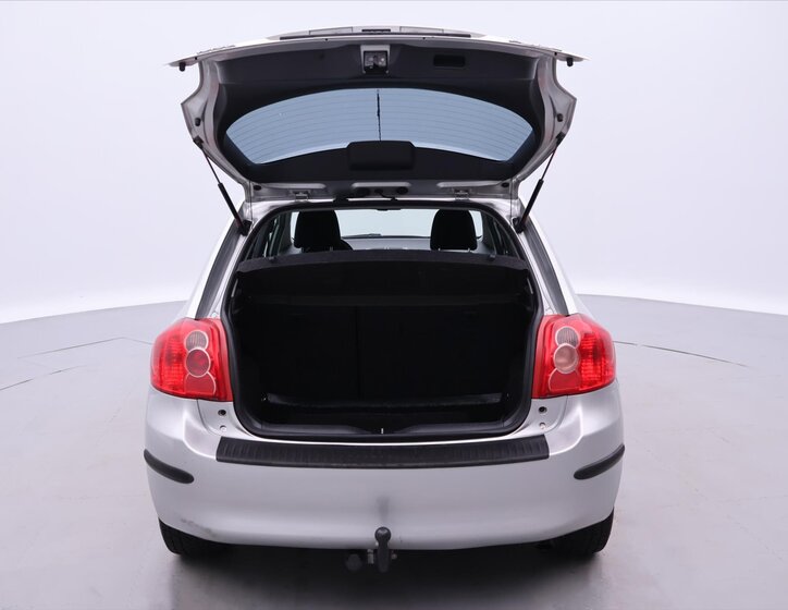 Toyota Auris Hatchback 2,0 l 93 kw