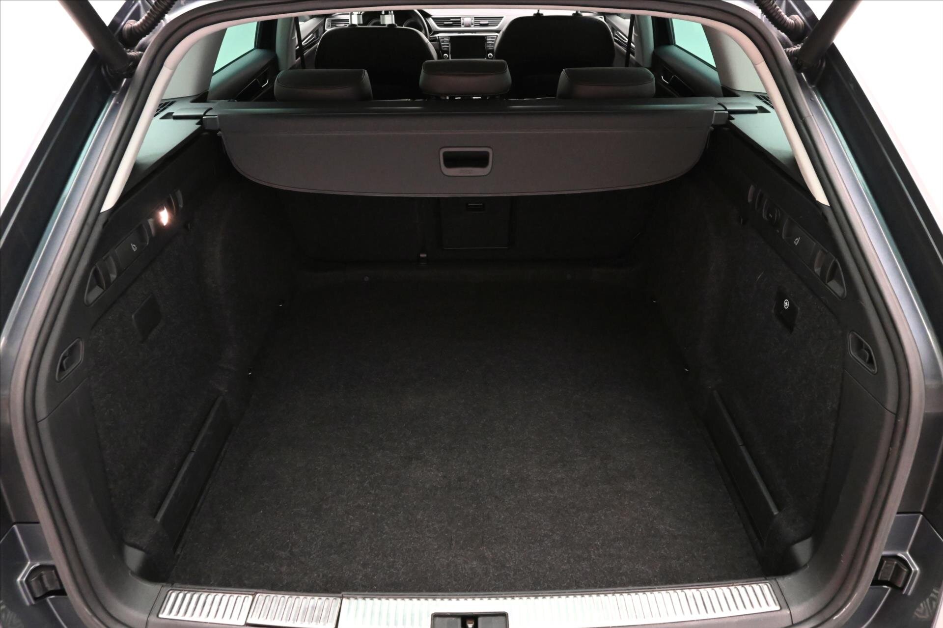 Škoda Superb Kombi 2,0 l 110 kw